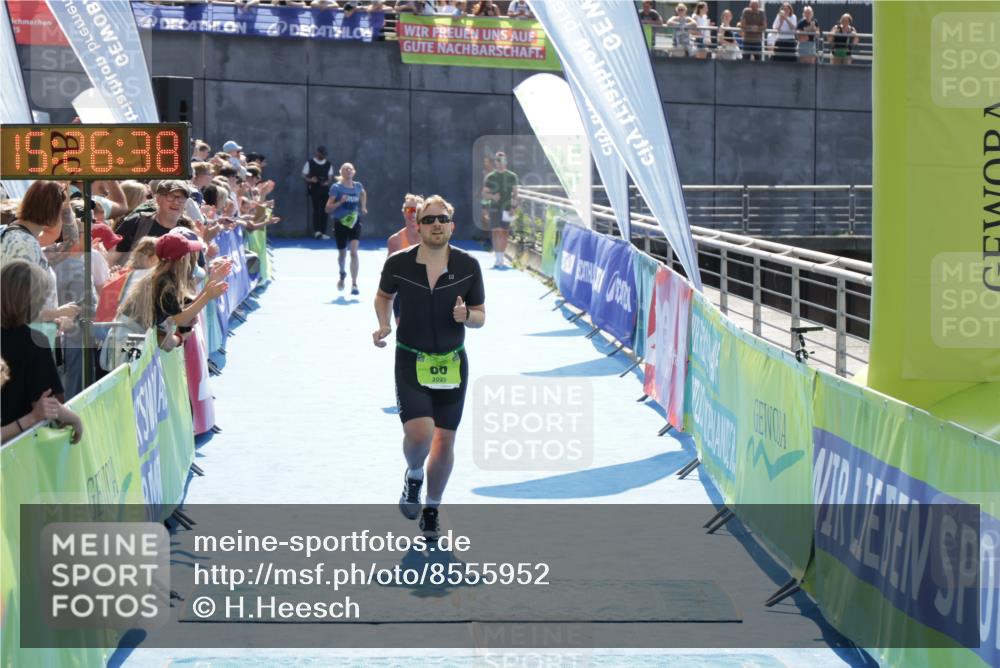 10.08.2025 - GEWOBA Citytriathlon Bremen H.Heesch http://msf.ph/oto/8555952 10.08.2025 15:26:42 Ziel 86, 441 meine-sportfotos.de