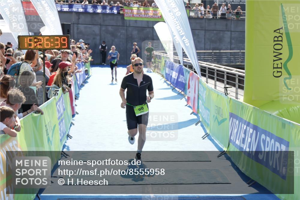 10.08.2025 - GEWOBA Citytriathlon Bremen H.Heesch http://msf.ph/oto/8555958 10.08.2025 15:26:43 Ziel 86, 441 meine-sportfotos.de