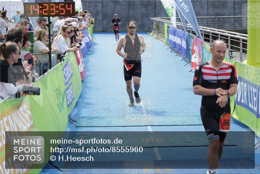 10.08.2025 - GEWOBA Citytriathlon Bremen H.Heesch http://msf.ph/oto/8555960 10.08.2025 14:23:58 Ziel 567, 738, 802, 915 meine-sportfotos.de
