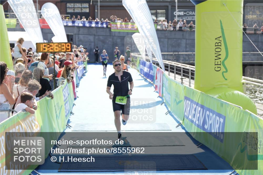 10.08.2025 - GEWOBA Citytriathlon Bremen H.Heesch http://msf.ph/oto/8555962 10.08.2025 15:26:43 Ziel 86, 441 meine-sportfotos.de