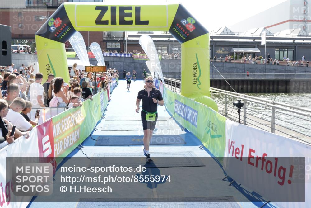 10.08.2025 - GEWOBA Citytriathlon Bremen H.Heesch http://msf.ph/oto/8555974 10.08.2025 15:26:45 Ziel 86, 401, 441 meine-sportfotos.de