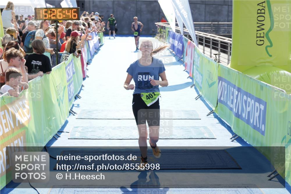 10.08.2025 - GEWOBA Citytriathlon Bremen H.Heesch http://msf.ph/oto/8555998 10.08.2025 15:26:50 Ziel 86, 401, 441 meine-sportfotos.de