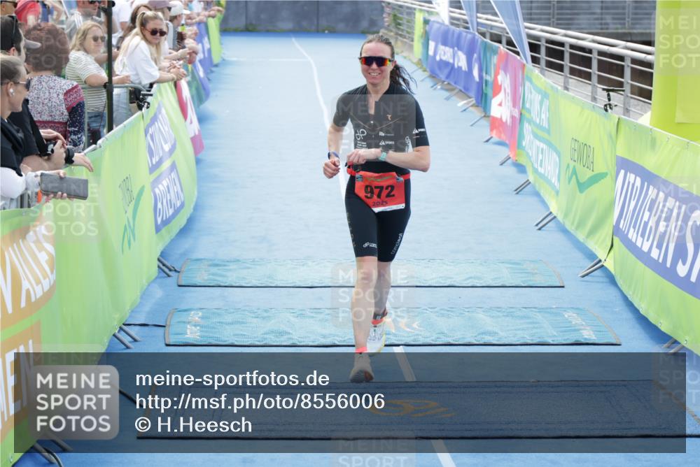10.08.2025 - GEWOBA Citytriathlon Bremen H.Heesch http://msf.ph/oto/8556006 10.08.2025 14:24:06 Ziel 738, 972 meine-sportfotos.de