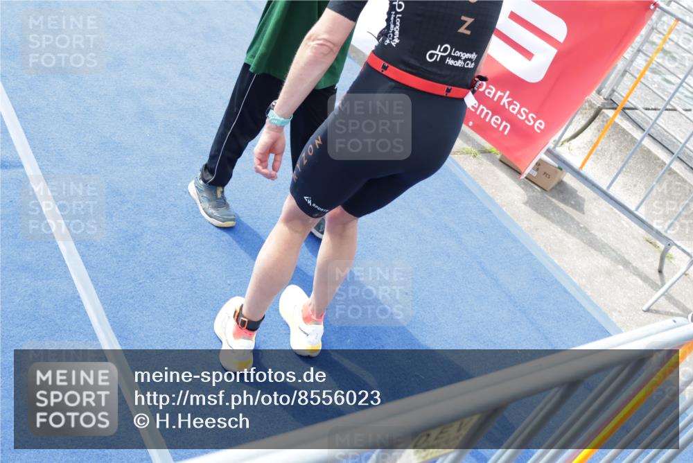 10.08.2025 - GEWOBA Citytriathlon Bremen H.Heesch http://msf.ph/oto/8556023 10.08.2025 14:24:12 Ziel 972 meine-sportfotos.de