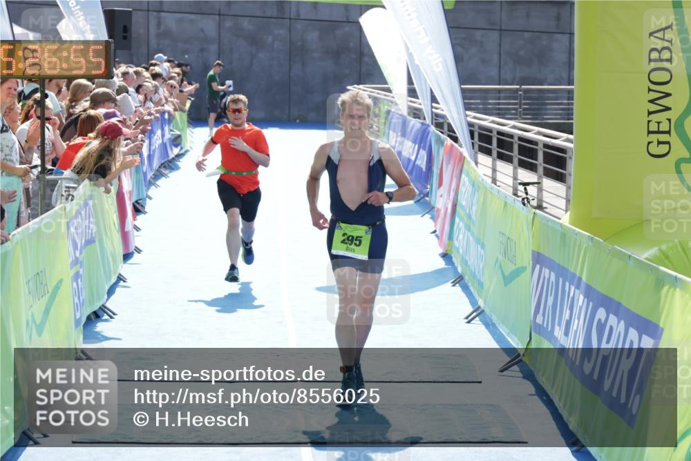 10.08.2025 - GEWOBA Citytriathlon Bremen H.Heesch http://msf.ph/oto/8556025 10.08.2025 15:26:59 Ziel 131, 295 meine-sportfotos.de