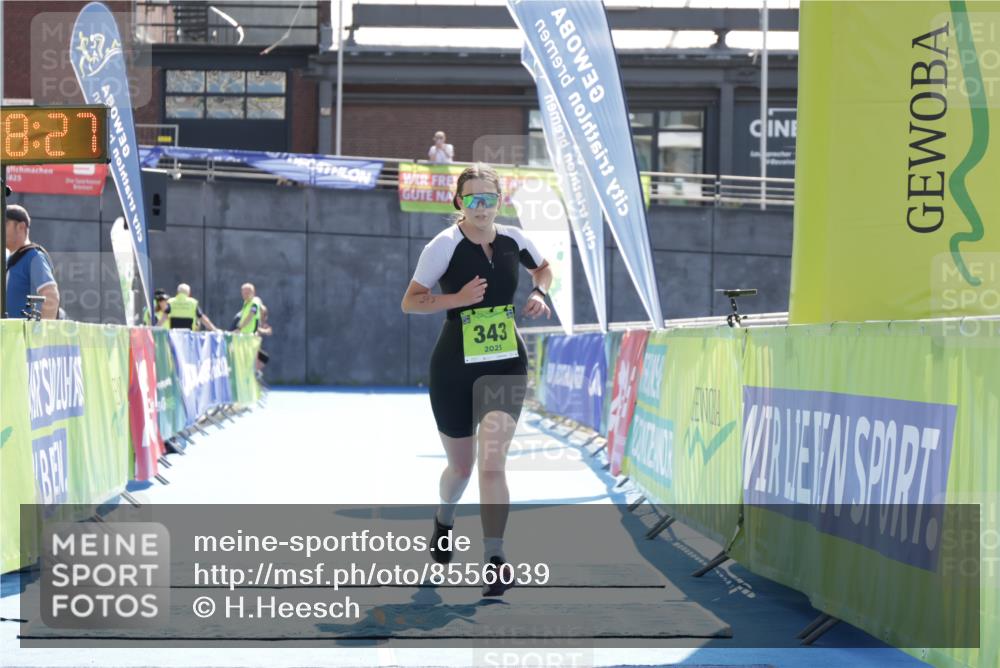 10.08.2025 - GEWOBA Citytriathlon Bremen H.Heesch http://msf.ph/oto/8556039 10.08.2025 16:08:31 Ziel 343 meine-sportfotos.de