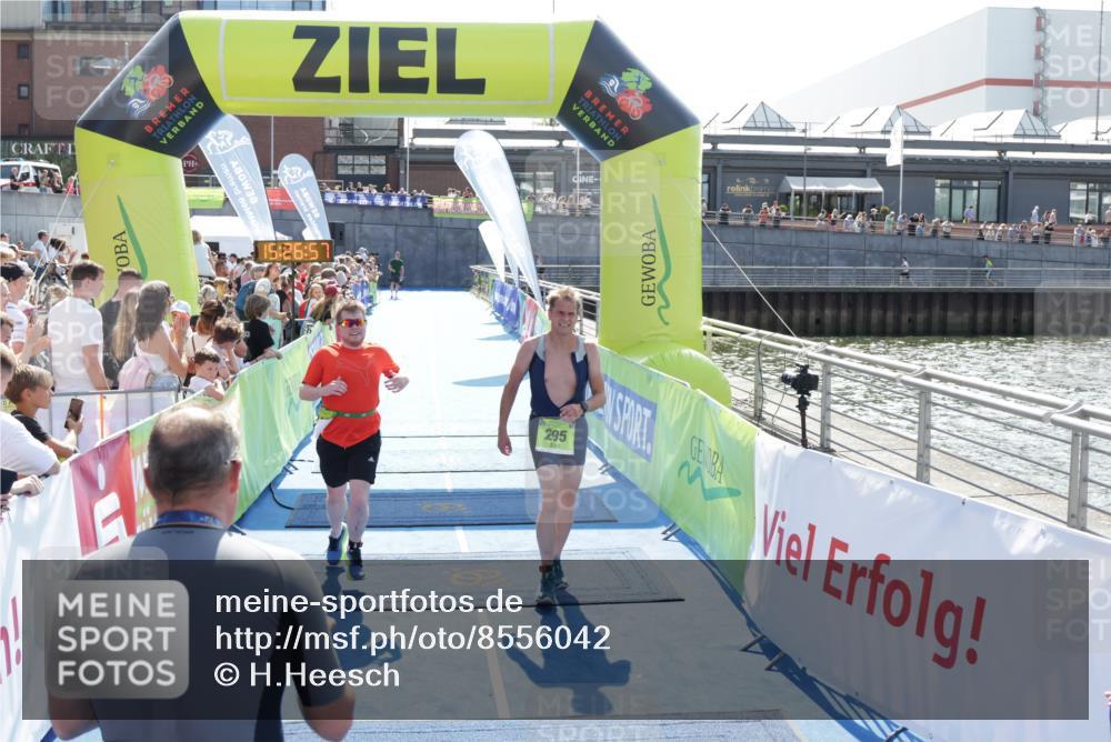 10.08.2025 - GEWOBA Citytriathlon Bremen H.Heesch http://msf.ph/oto/8556042 10.08.2025 15:27:01 Ziel 131, 295 meine-sportfotos.de