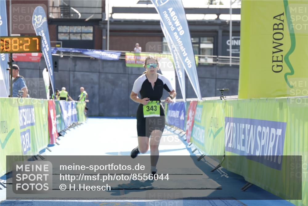 10.08.2025 - GEWOBA Citytriathlon Bremen H.Heesch http://msf.ph/oto/8556044 10.08.2025 16:08:31 Ziel 343 meine-sportfotos.de