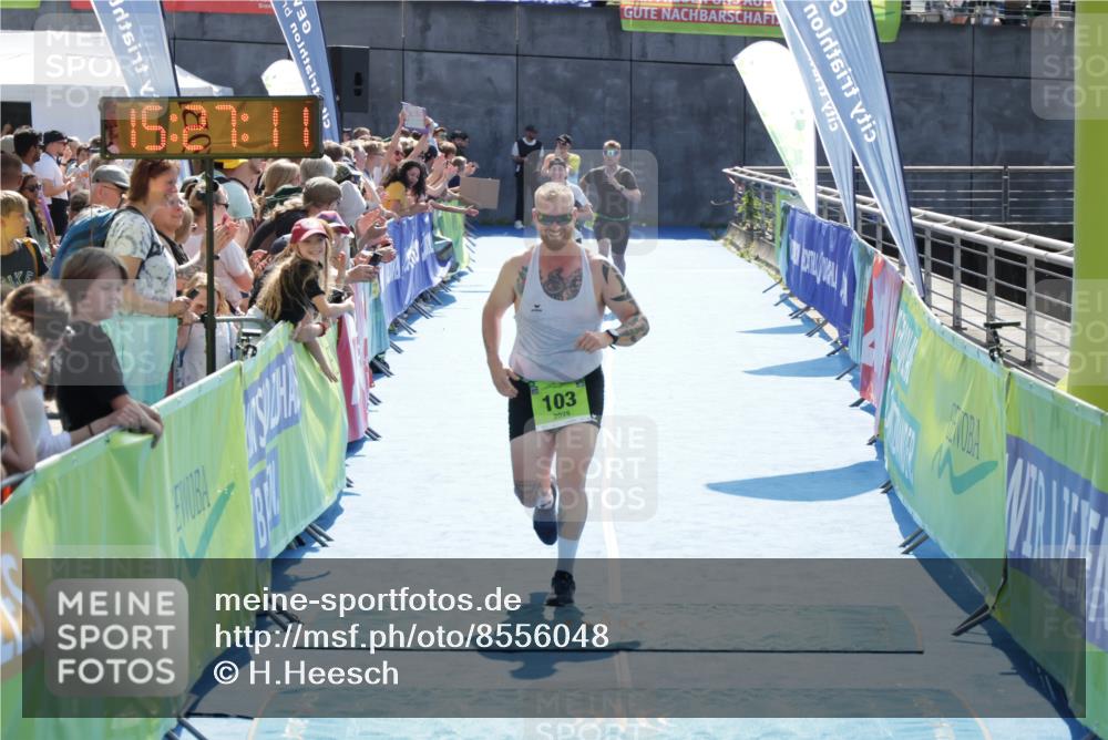 10.08.2025 - GEWOBA Citytriathlon Bremen H.Heesch http://msf.ph/oto/8556048 10.08.2025 15:27:15 Ziel 103, 447 meine-sportfotos.de