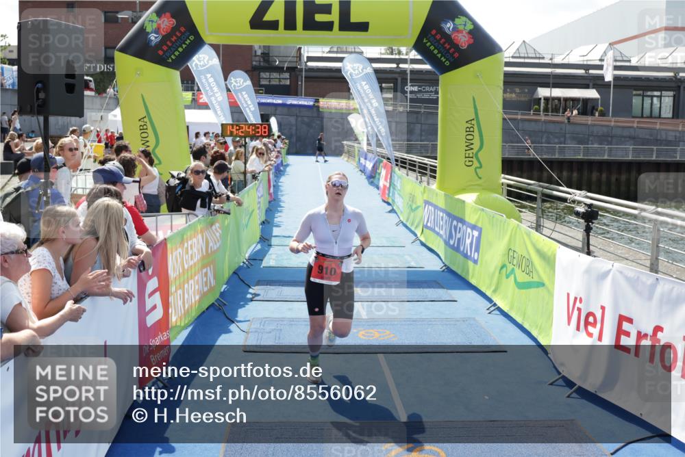 10.08.2025 - GEWOBA Citytriathlon Bremen H.Heesch http://msf.ph/oto/8556062 10.08.2025 14:24:42 Ziel 910 meine-sportfotos.de