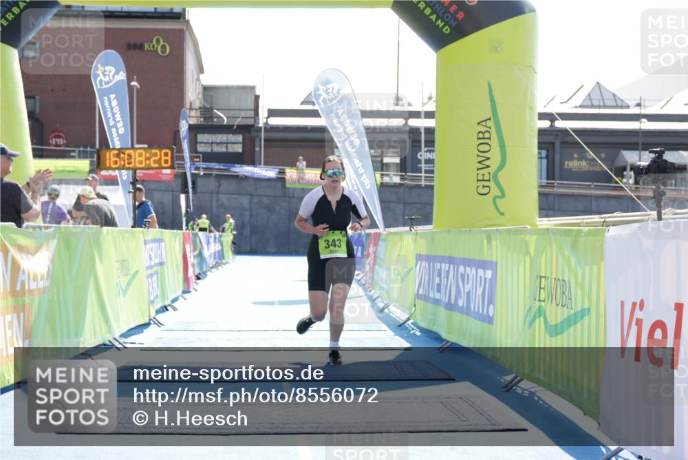 10.08.2025 - GEWOBA Citytriathlon Bremen H.Heesch http://msf.ph/oto/8556072 10.08.2025 16:08:32 Ziel 343 meine-sportfotos.de