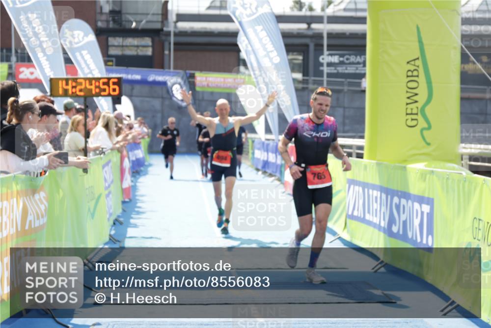 10.08.2025 - GEWOBA Citytriathlon Bremen H.Heesch http://msf.ph/oto/8556083 10.08.2025 14:24:59 Ziel 765, 894, 964, 1023 meine-sportfotos.de