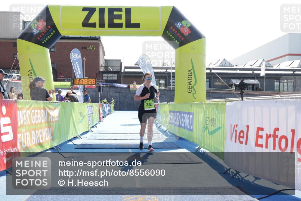 10.08.2025 - GEWOBA Citytriathlon Bremen H.Heesch http://msf.ph/oto/8556090 10.08.2025 16:08:32 Ziel 343 meine-sportfotos.de