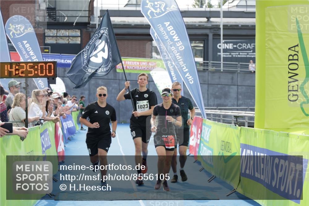 10.08.2025 - GEWOBA Citytriathlon Bremen H.Heesch http://msf.ph/oto/8556105 10.08.2025 14:25:04 Ziel 765, 894, 964, 1023 meine-sportfotos.de