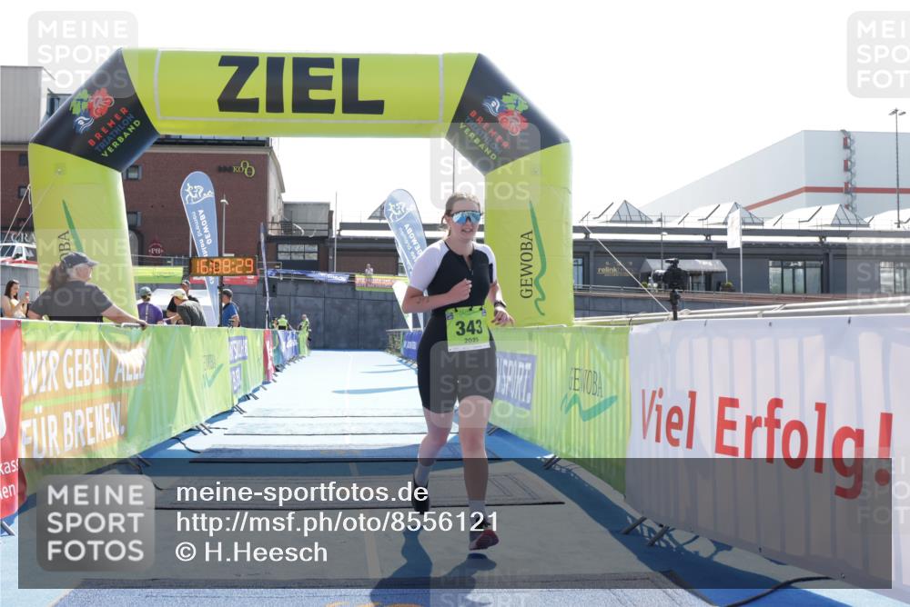 10.08.2025 - GEWOBA Citytriathlon Bremen H.Heesch http://msf.ph/oto/8556121 10.08.2025 16:08:33 Ziel 343 meine-sportfotos.de