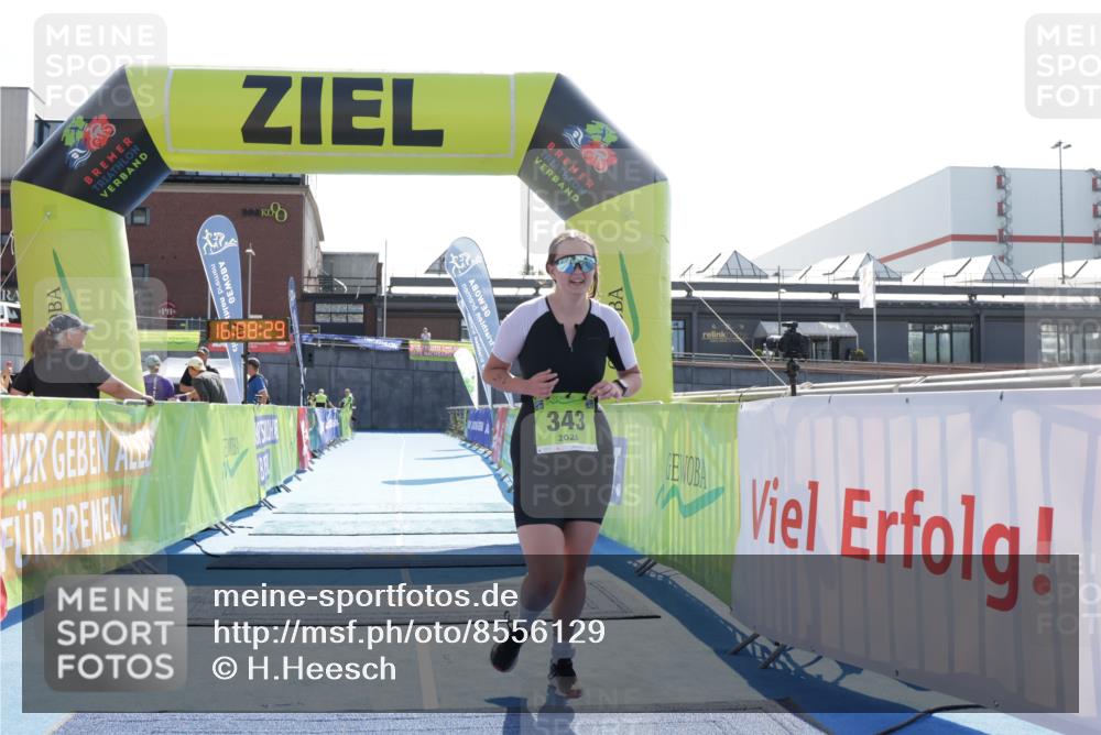 10.08.2025 - GEWOBA Citytriathlon Bremen H.Heesch http://msf.ph/oto/8556129 10.08.2025 16:08:33 Ziel 343 meine-sportfotos.de