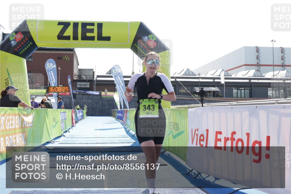10.08.2025 - GEWOBA Citytriathlon Bremen H.Heesch http://msf.ph/oto/8556137 10.08.2025 16:08:33 Ziel 343 meine-sportfotos.de