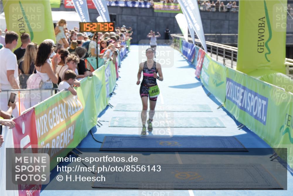 10.08.2025 - GEWOBA Citytriathlon Bremen H.Heesch http://msf.ph/oto/8556143 10.08.2025 15:27:39 Ziel 56, 466, 467 meine-sportfotos.de