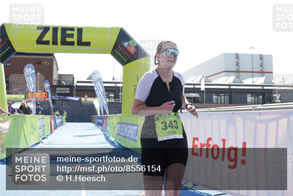 10.08.2025 - GEWOBA Citytriathlon Bremen H.Heesch http://msf.ph/oto/8556154 10.08.2025 16:08:34 Ziel 343 meine-sportfotos.de