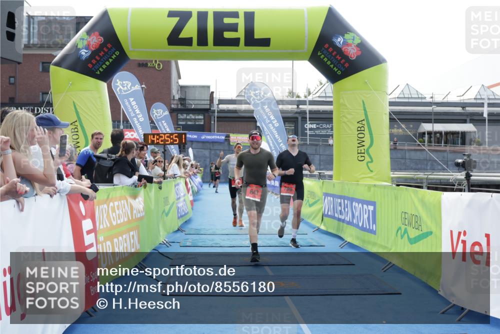 10.08.2025 - GEWOBA Citytriathlon Bremen H.Heesch http://msf.ph/oto/8556180 10.08.2025 14:25:54 Ziel 643, 749, 789 meine-sportfotos.de