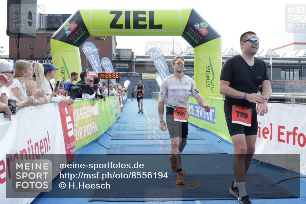 10.08.2025 - GEWOBA Citytriathlon Bremen H.Heesch http://msf.ph/oto/8556194 10.08.2025 14:26:00 Ziel 643, 749, 789, 899 meine-sportfotos.de