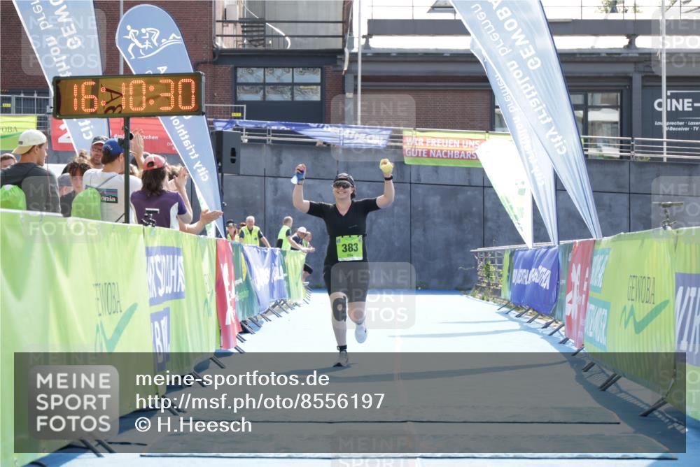 10.08.2025 - GEWOBA Citytriathlon Bremen H.Heesch http://msf.ph/oto/8556197 10.08.2025 16:10:34 Ziel 383 meine-sportfotos.de