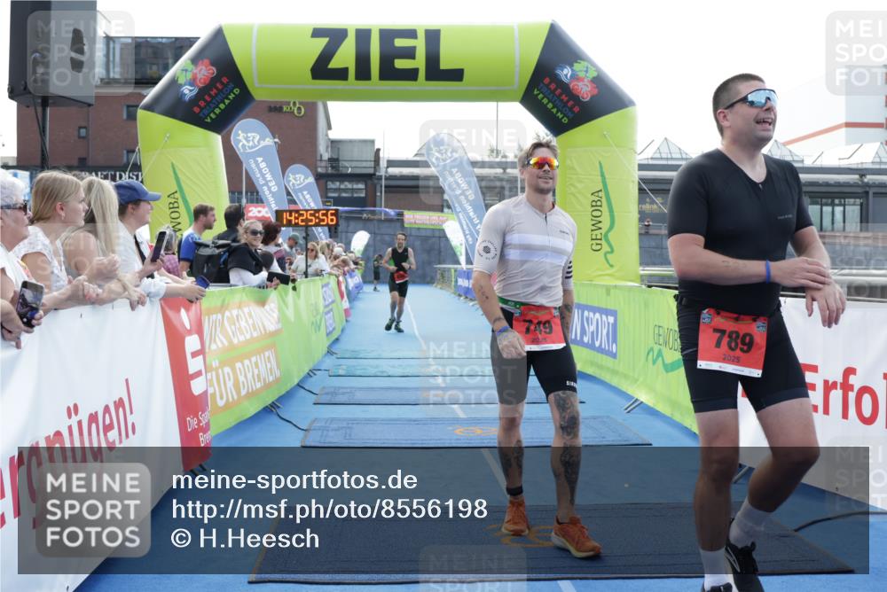10.08.2025 - GEWOBA Citytriathlon Bremen H.Heesch http://msf.ph/oto/8556198 10.08.2025 14:26:00 Ziel 643, 749, 789, 899 meine-sportfotos.de