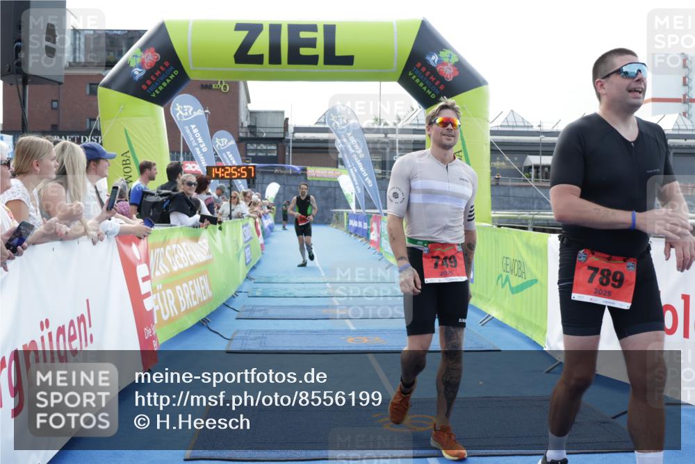 10.08.2025 - GEWOBA Citytriathlon Bremen H.Heesch http://msf.ph/oto/8556199 10.08.2025 14:26:00 Ziel 643, 749, 789, 899 meine-sportfotos.de