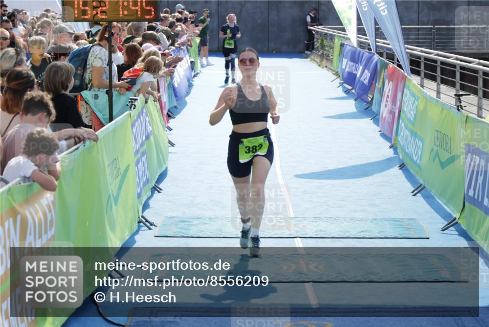 10.08.2025 - GEWOBA Citytriathlon Bremen H.Heesch http://msf.ph/oto/8556209 10.08.2025 15:27:49 Ziel 56, 382 meine-sportfotos.de