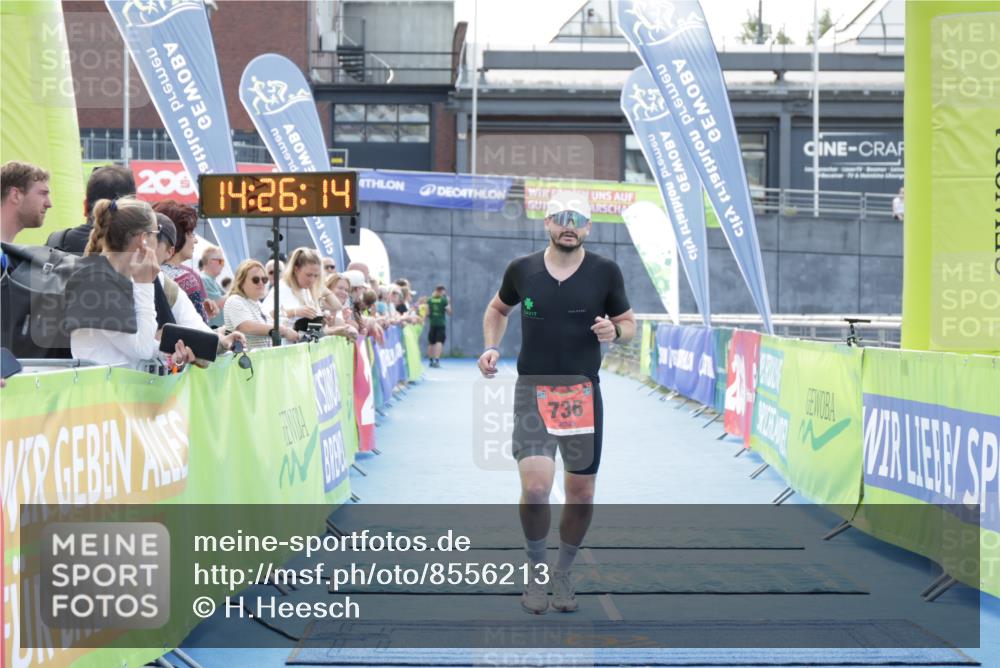 10.08.2025 - GEWOBA Citytriathlon Bremen H.Heesch http://msf.ph/oto/8556213 10.08.2025 14:26:18 Ziel 736 meine-sportfotos.de