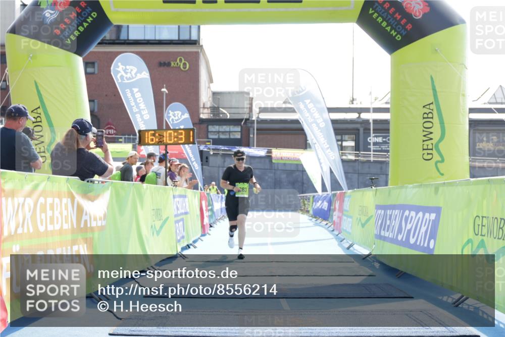 10.08.2025 - GEWOBA Citytriathlon Bremen H.Heesch http://msf.ph/oto/8556214 10.08.2025 16:10:35 Ziel 383 meine-sportfotos.de