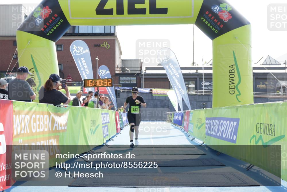 10.08.2025 - GEWOBA Citytriathlon Bremen H.Heesch http://msf.ph/oto/8556225 10.08.2025 16:10:36 Ziel 383 meine-sportfotos.de