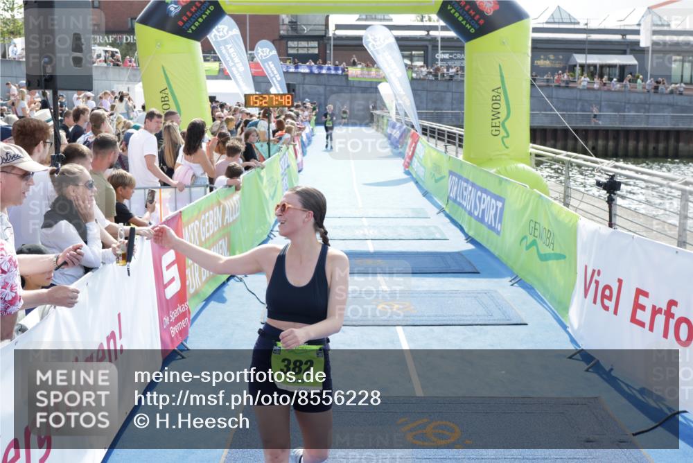 10.08.2025 - GEWOBA Citytriathlon Bremen H.Heesch http://msf.ph/oto/8556228 10.08.2025 15:27:52 Ziel 382 meine-sportfotos.de