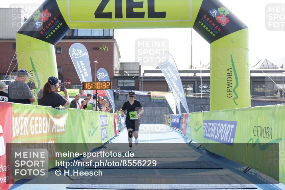 10.08.2025 - GEWOBA Citytriathlon Bremen H.Heesch http://msf.ph/oto/8556229 10.08.2025 16:10:36 Ziel 383 meine-sportfotos.de