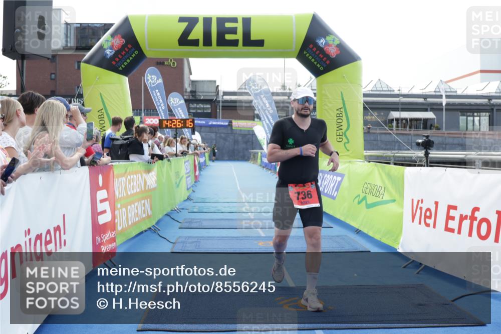10.08.2025 - GEWOBA Citytriathlon Bremen H.Heesch http://msf.ph/oto/8556245 10.08.2025 14:26:19 Ziel 736 meine-sportfotos.de