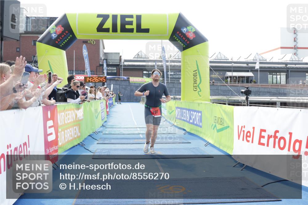 10.08.2025 - GEWOBA Citytriathlon Bremen H.Heesch http://msf.ph/oto/8556270 10.08.2025 14:26:48 Ziel 707, 776 meine-sportfotos.de