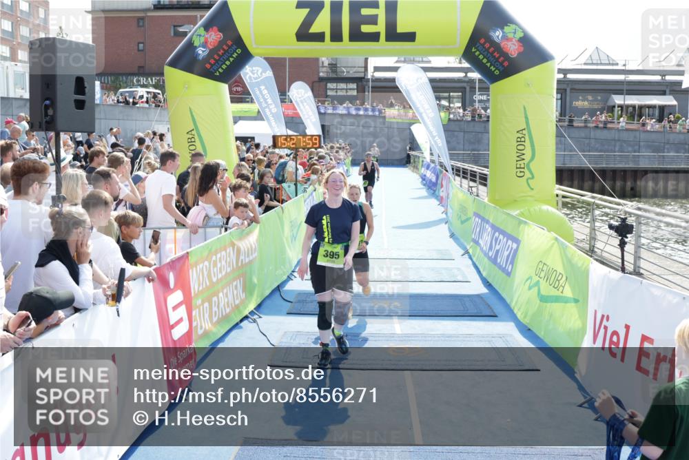 10.08.2025 - GEWOBA Citytriathlon Bremen H.Heesch http://msf.ph/oto/8556271 10.08.2025 15:28:02 Ziel 283, 395, 403 meine-sportfotos.de