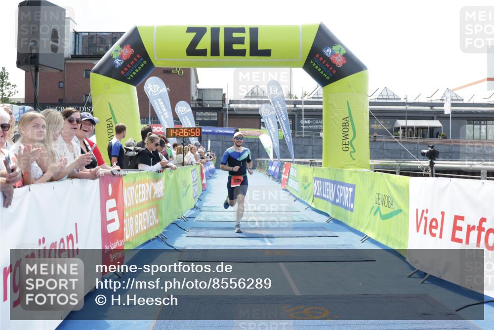 10.08.2025 - GEWOBA Citytriathlon Bremen H.Heesch http://msf.ph/oto/8556289 10.08.2025 14:27:02 Ziel 692 meine-sportfotos.de