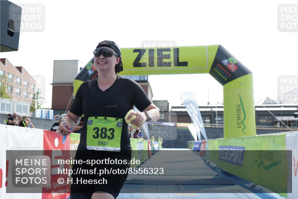10.08.2025 - GEWOBA Citytriathlon Bremen H.Heesch http://msf.ph/oto/8556323 10.08.2025 16:10:39 Ziel 383 meine-sportfotos.de
