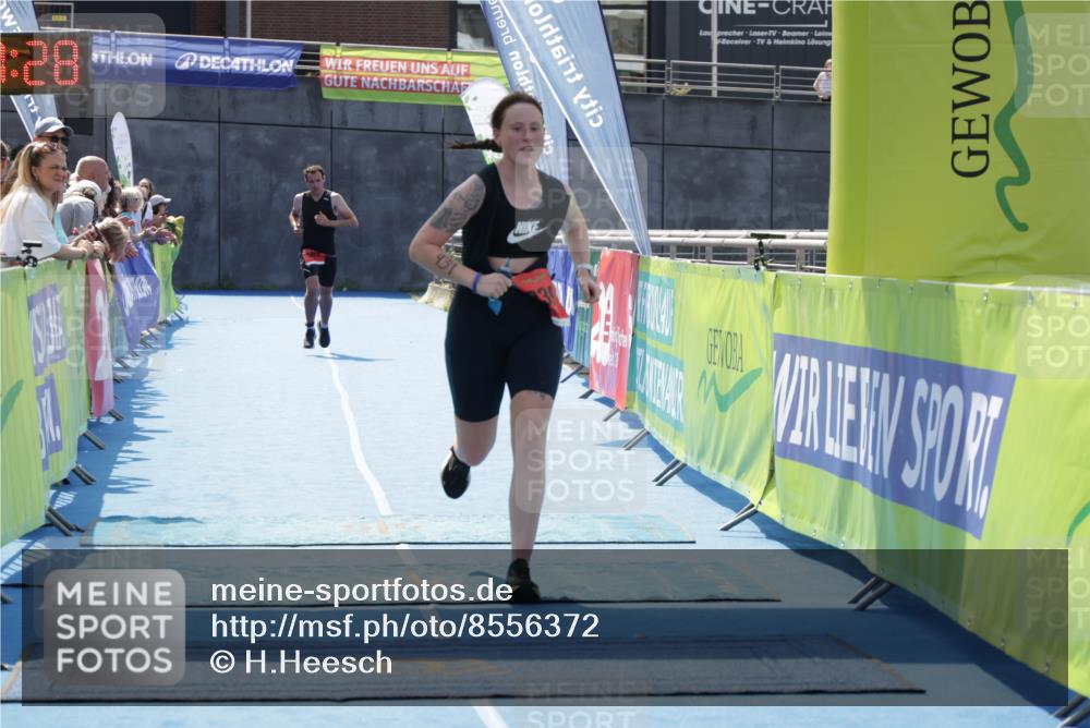 10.08.2025 - GEWOBA Citytriathlon Bremen H.Heesch http://msf.ph/oto/8556372 10.08.2025 14:27:32 Ziel 825, 939, 981 meine-sportfotos.de