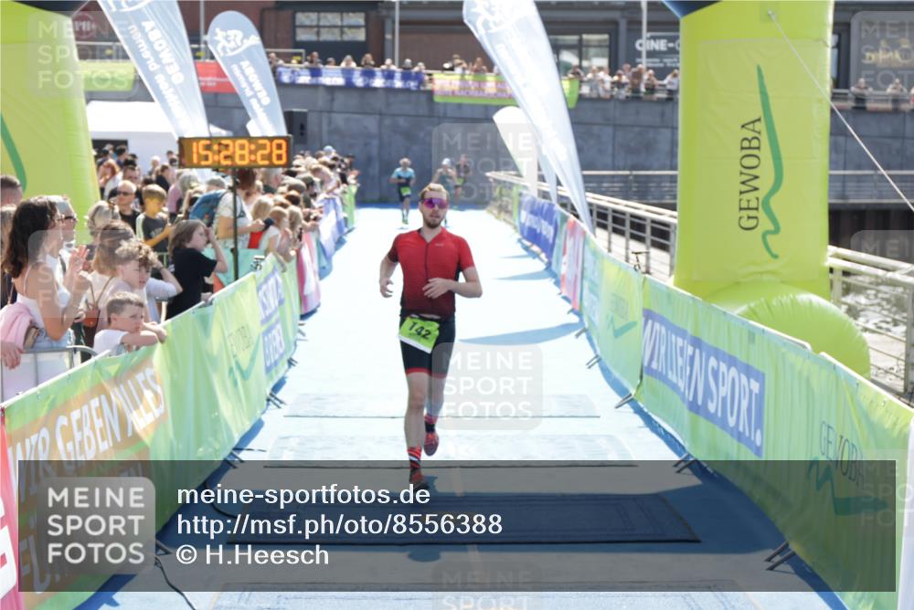 10.08.2025 - GEWOBA Citytriathlon Bremen H.Heesch http://msf.ph/oto/8556388 10.08.2025 15:28:32 Ziel 142, 166, 418, 532 meine-sportfotos.de