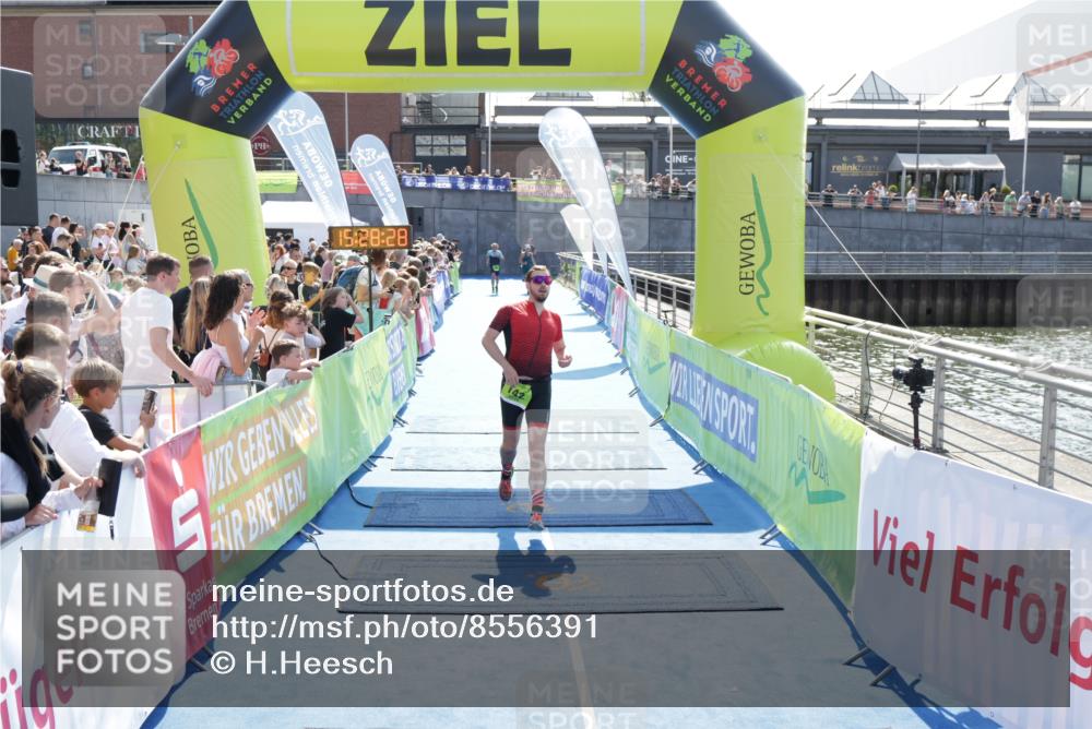 10.08.2025 - GEWOBA Citytriathlon Bremen H.Heesch http://msf.ph/oto/8556391 10.08.2025 15:28:32 Ziel 142, 166, 418, 532 meine-sportfotos.de