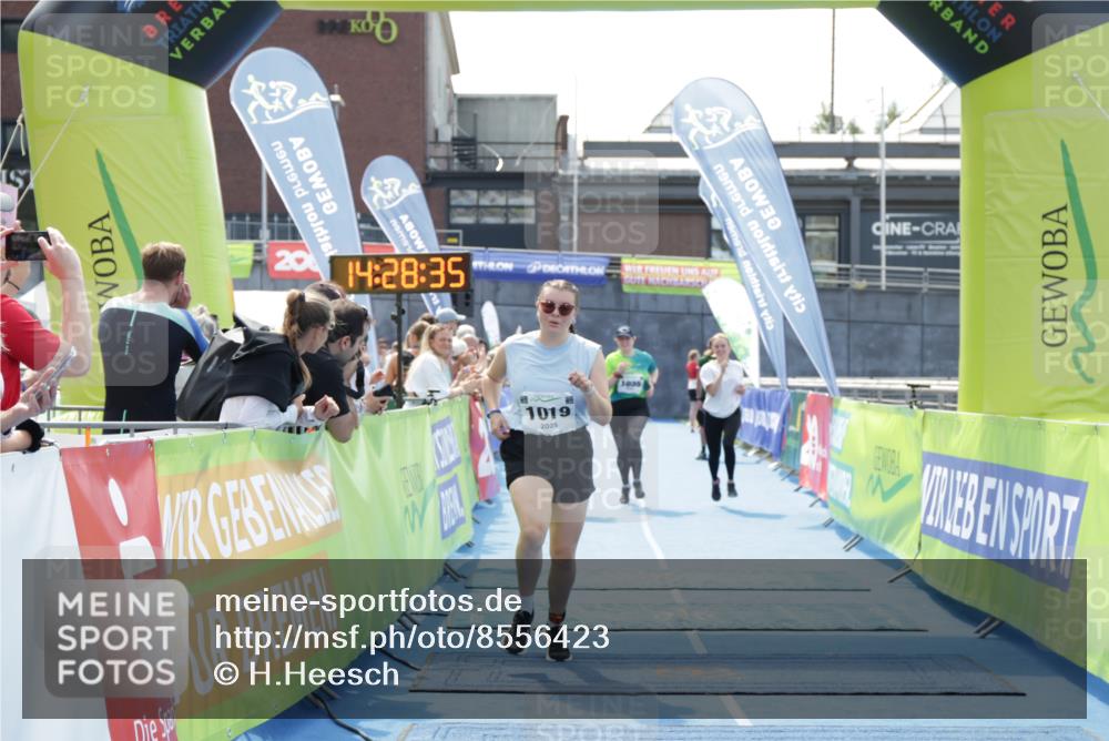 10.08.2025 - GEWOBA Citytriathlon Bremen H.Heesch http://msf.ph/oto/8556423 10.08.2025 14:28:39 Ziel 978, 1019 meine-sportfotos.de