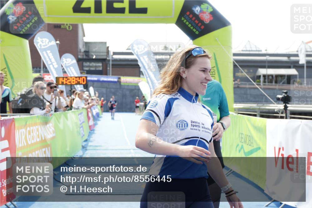 10.08.2025 - GEWOBA Citytriathlon Bremen H.Heesch http://msf.ph/oto/8556445 10.08.2025 14:28:44 Ziel 1019 meine-sportfotos.de