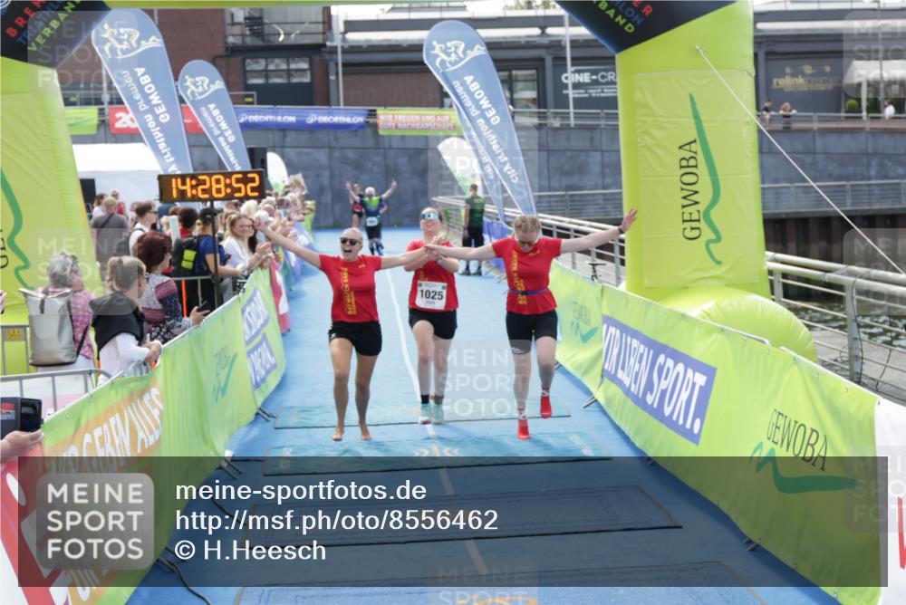 10.08.2025 - GEWOBA Citytriathlon Bremen H.Heesch http://msf.ph/oto/8556462 10.08.2025 14:28:56 Ziel 944, 953, 1001, 1025 meine-sportfotos.de