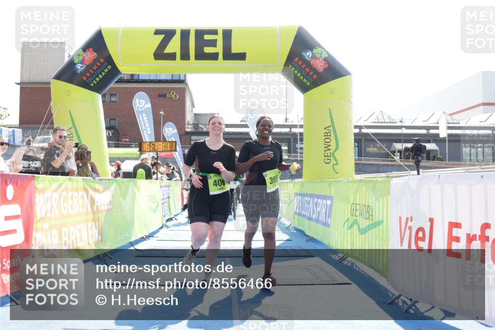 10.08.2025 - GEWOBA Citytriathlon Bremen H.Heesch http://msf.ph/oto/8556466 10.08.2025 16:13:14 Ziel 396, 406 meine-sportfotos.de