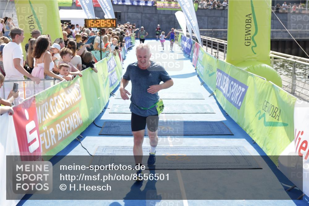 10.08.2025 - GEWOBA Citytriathlon Bremen H.Heesch http://msf.ph/oto/8556501 10.08.2025 15:28:58 Ziel 499 meine-sportfotos.de
