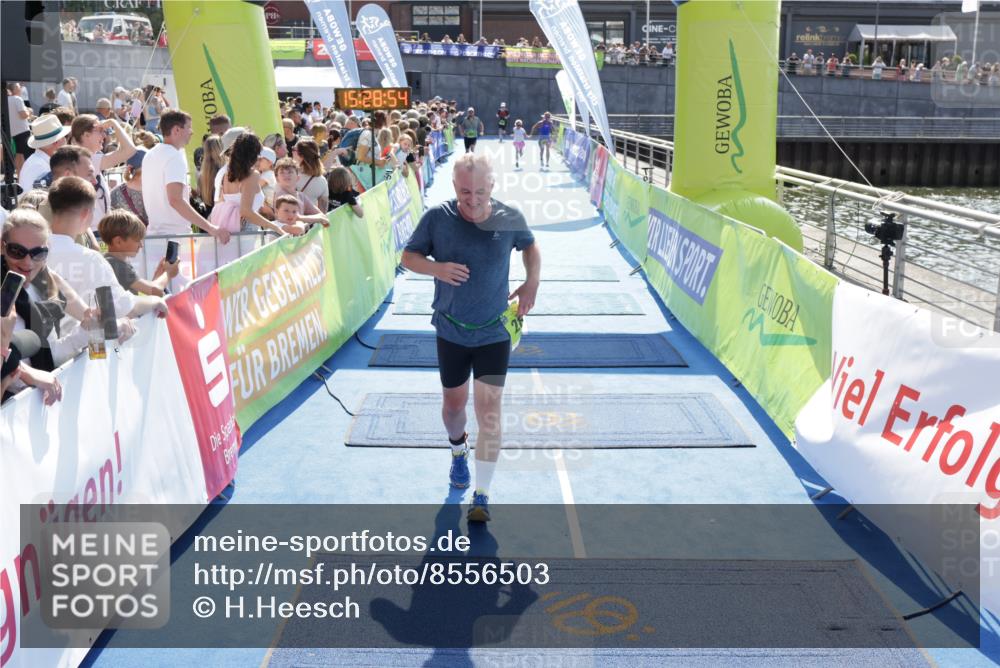 10.08.2025 - GEWOBA Citytriathlon Bremen H.Heesch http://msf.ph/oto/8556503 10.08.2025 15:28:58 Ziel 499 meine-sportfotos.de