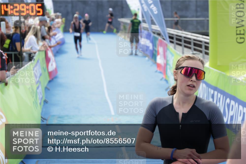 10.08.2025 - GEWOBA Citytriathlon Bremen H.Heesch http://msf.ph/oto/8556507 10.08.2025 14:29:09 Ziel 782, 794, 911, 1001 meine-sportfotos.de