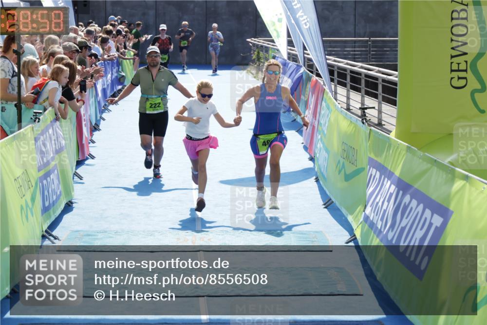 10.08.2025 - GEWOBA Citytriathlon Bremen H.Heesch http://msf.ph/oto/8556508 10.08.2025 15:29:02 Ziel 222, 499 meine-sportfotos.de